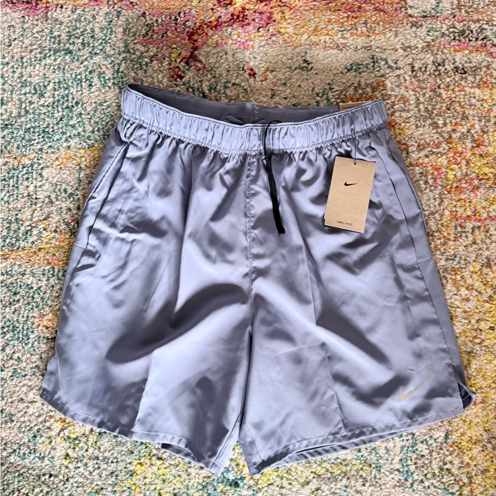 Nike Men’s Challenger Shorts NEW 7inch Size Small